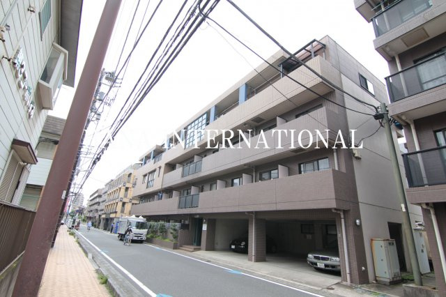 ワイズスクエアⅡのエントランス