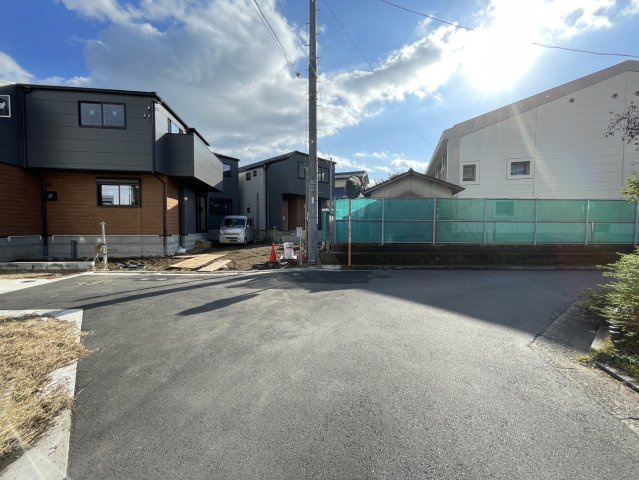 【前面道路含む現地写真】 | ◇◆茅ヶ崎市松が丘 新築戸建 全3棟【NO,A】◆◇ | 前面道路含む現地写真です