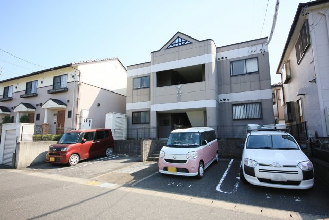 エバーグリーンの駐車場