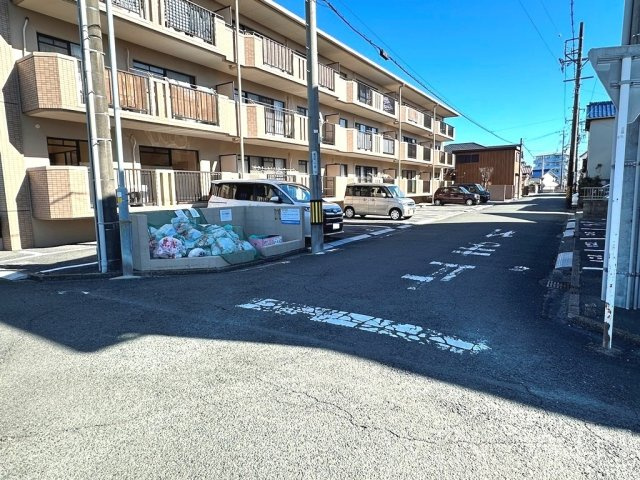 セレーブル春日の駐車場