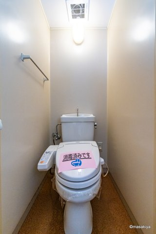 ブラウンヒルズ1番館のトイレ|トイレ　ウォシュレット付きです。