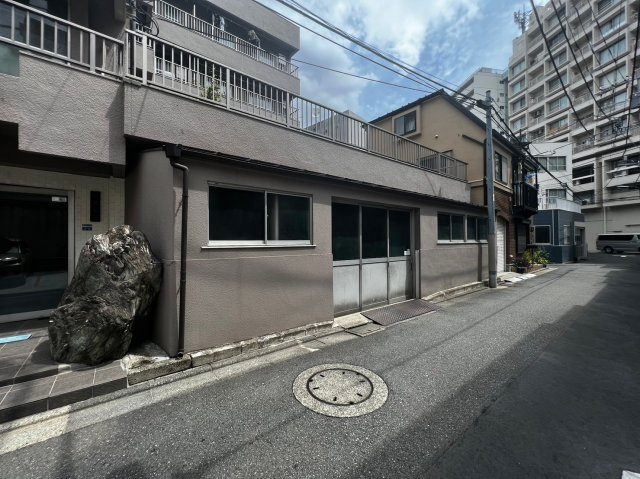 豊島区高田３丁目の事務所の外観|吉見ビル