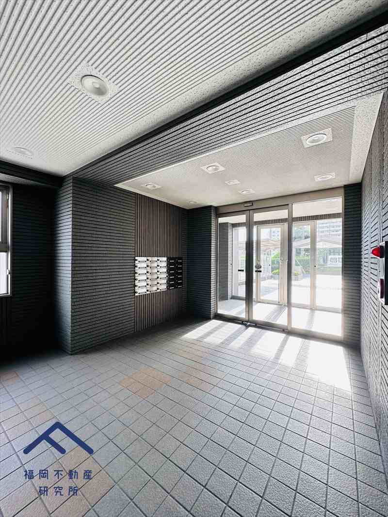 東峰マンション鳥栖2のエントランス