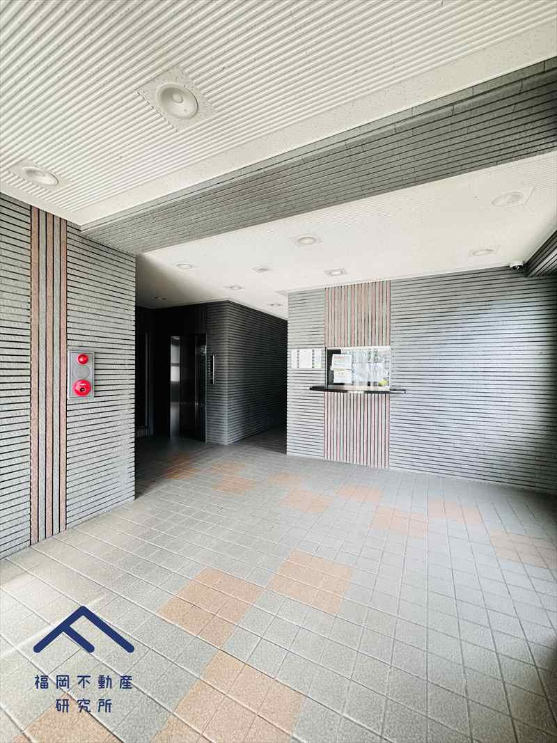 東峰マンション鳥栖2のエントランス