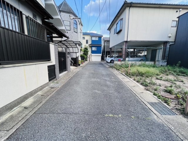 太秦一ノ井町　条件無土地の前面道路含む現地写真