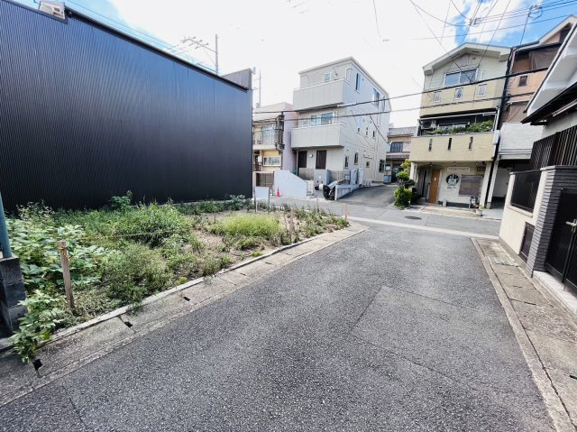 太秦一ノ井町　条件無土地の前面道路含む現地写真