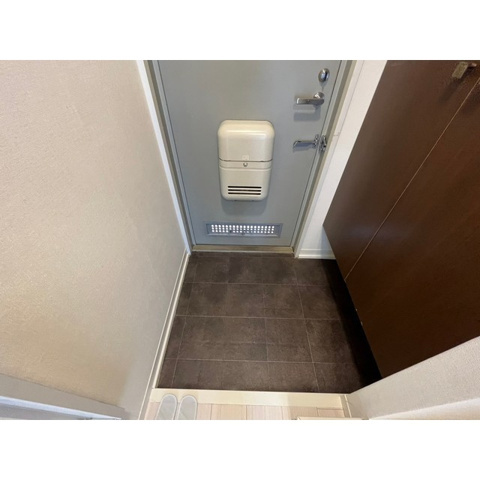 【玄関】 | アンビション院内 | ※同物件・反転タイプの写真です。