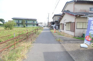 【前面道路含む現地写真】