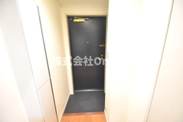 八尾市本町５丁目の賃貸マンションの玄関