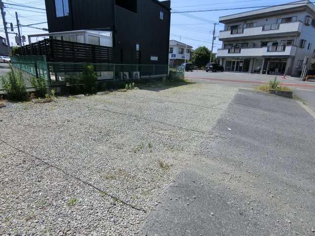 第2ビューハイツ松本の駐車場