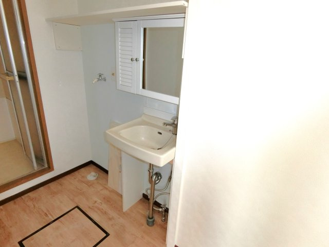 第2ビューハイツ松本の独立洗面台