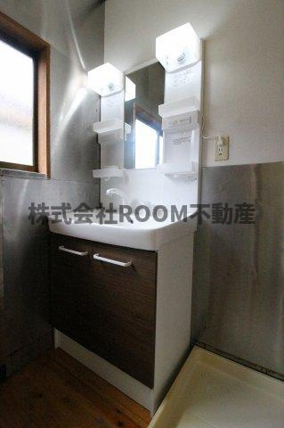 今村貸家の独立洗面台|独立洗面台で身支度をすべて済ませてしまいましょう