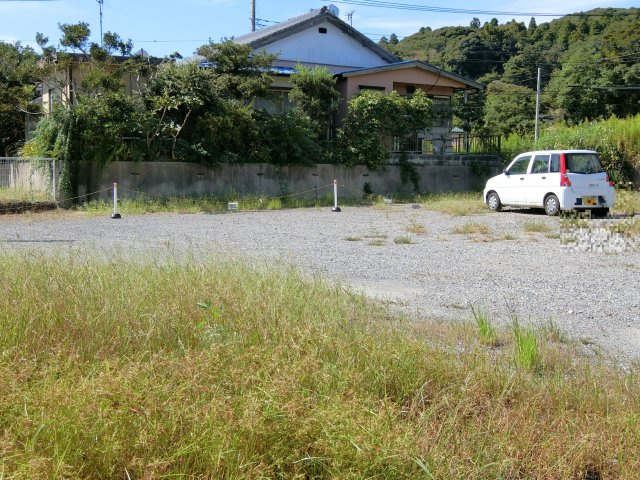 光ハイツの駐車場
