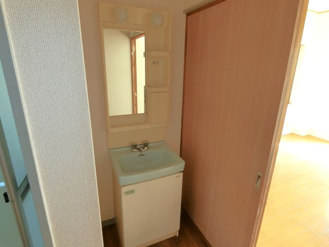 光ハイツの独立洗面台