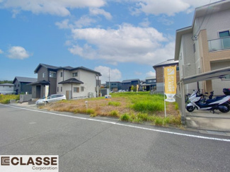 【前面道路含む現地写真】 | 木津川市城山台11丁目　売土地　建築条件付き | 小学校まで徒歩約10分ですのでお子様の通学も安心ですね！