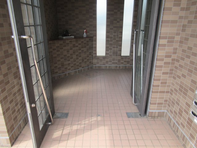 ロジュマンあかねのエントランス