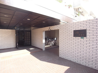 【エントランス】 | 清潔なエントランスです