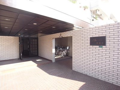 【エントランス】 | ルネ南豊玉 | 清潔なエントランスです