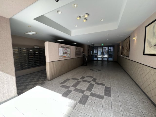 アドリーム交野のその他共用部分|■管理人さんがいるので訪問販売対策にもなります♪♪