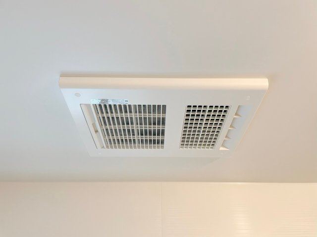 泉南市新家　2期　未入居の冷暖房・空調設備|四季を通して快適なバスライフをお手伝いする浴室暖房乾燥機！浴室の乾燥・暖房・涼風・換気はもちろん、２４時間換気にも対応！