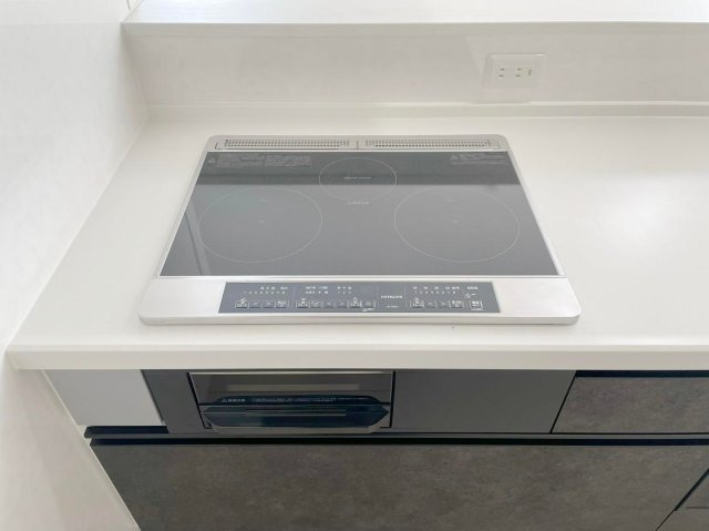 泉南市新家　2期　未入居の設備|火を使わないので、安心なＩＨコンロ！でこぼこが無い構造なので、掃除もしやすく清潔に保てます！