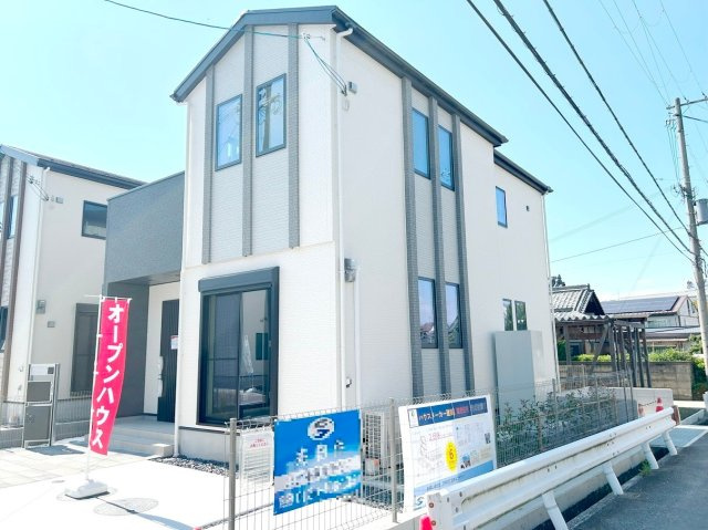 泉南市新家　2期　未入居の外観|お客様に長く安心して住んでいだだける事にこだわった家づくり！住んでからのアフターサービスにもしっかりと取り組んでいます！
