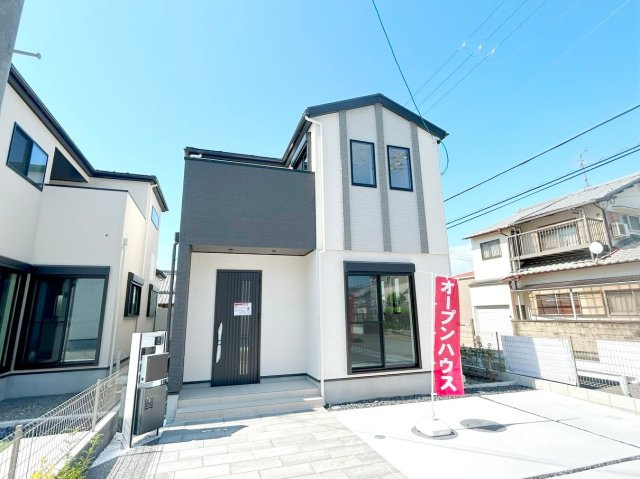 泉南市新家　2期　未入居の外観|お客様に長く安心して住んでいだだける事にこだわった家づくり！住んでからのアフターサービスにもしっかりと取り組んでいます！