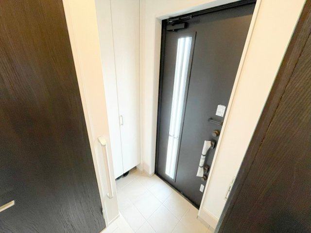 泉南市新家　2期　未入居の玄関|シューズボックスにはたくさんの靴が収納できるので玄関周りはいつもスッキリ！ご家族が増えても安心！