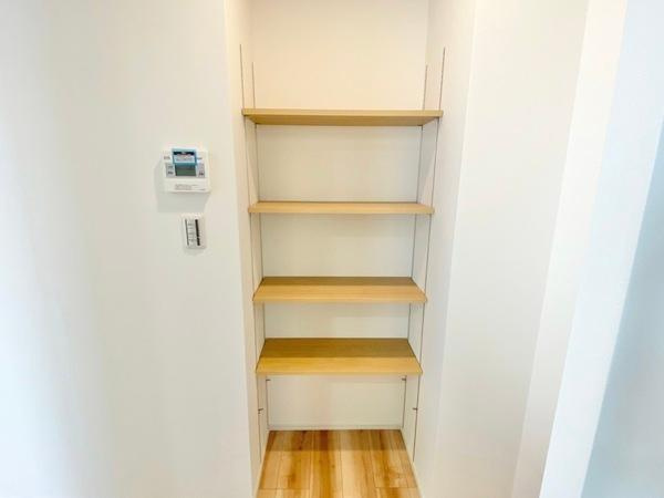 岸和田市岸城町　未入居の収納