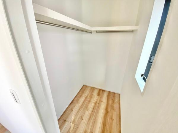 岸和田市岸城町　未入居の収納