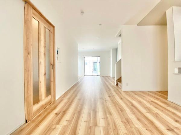 岸和田市岸城町　未入居の居間・リビング|別角度からのリビングです