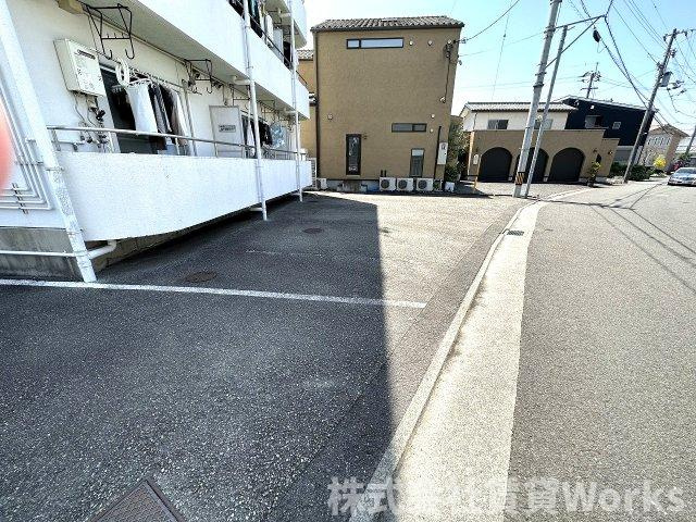アーベントハイツ平岡の駐車場|駐車場完備です