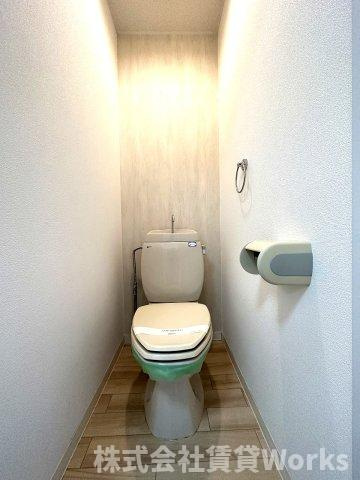 アーベントハイツ平岡のトイレ|落ち着いた色調のトイレです