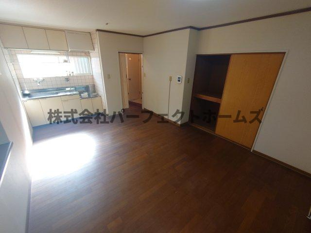 松栄ハイツの居間・リビング|おしゃれな居間です