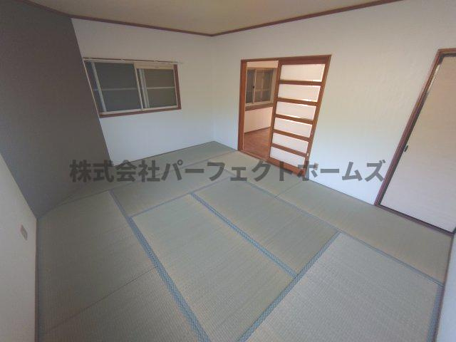 松栄ハイツの和室|畳の上でゆっくりとくつろげる和室です