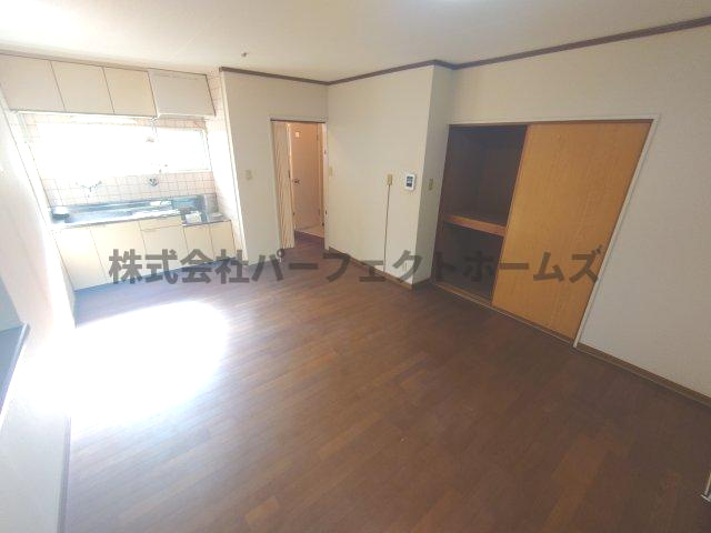 松栄ハイツの居間・リビング|ゆったり過ごせるリビングです