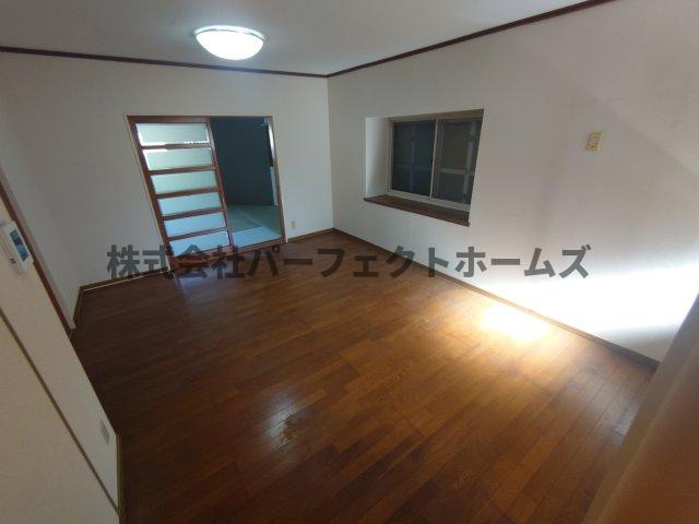 松栄ハイツの居間・リビング|居間です