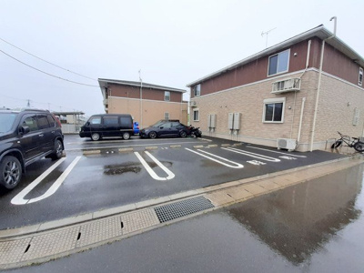 【駐車場】 | 花づつみＢ | 駐車スペースもあります