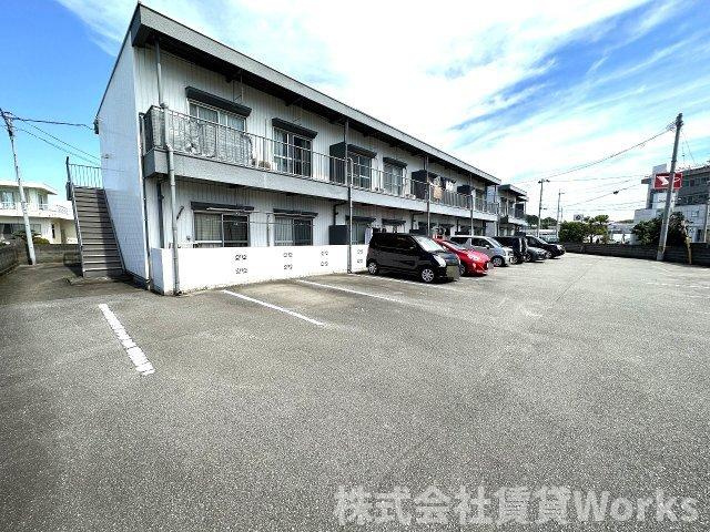 川渕マンションの駐車場|カースペースがあります