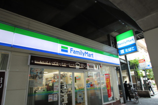 ファミリーマート本八幡駅西店まで45ｍ