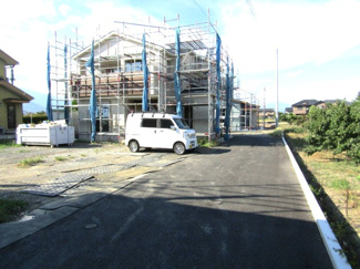 【前面道路含む現地写真】 | 前面道路含む現地写真です
