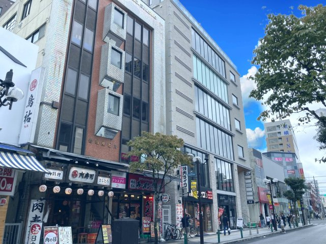 マルマンビルの外観
