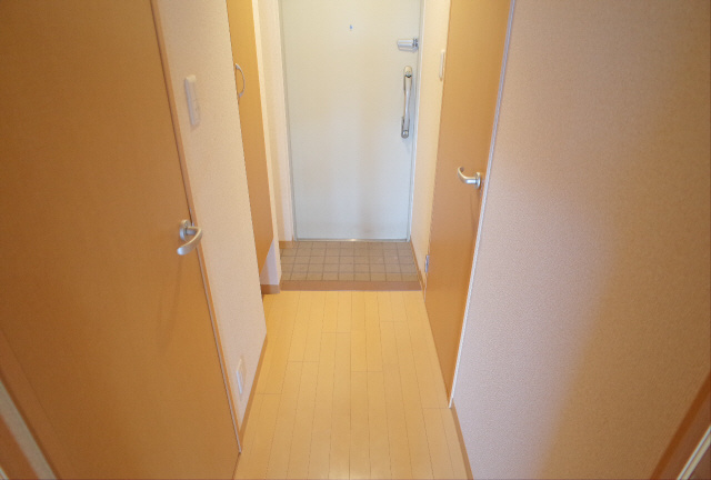 コンフォート宮町の玄関