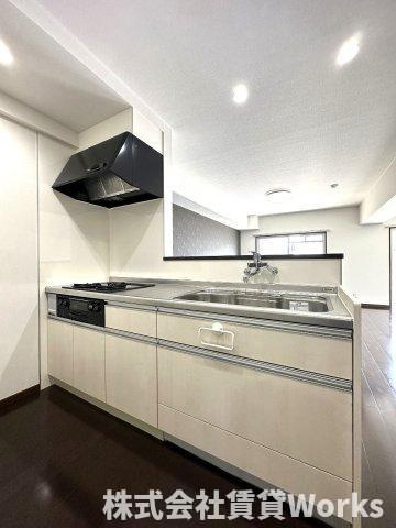 バロンズコートのキッチン|コンパクトなキッチンで掃除もラクラク