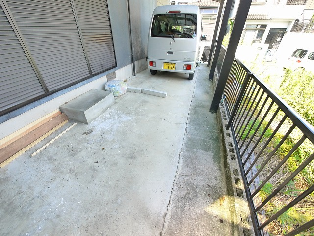 浅古一戸建ての駐車場|駐車スペースもあります
