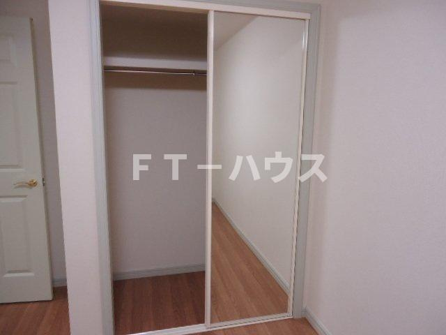 アイランドパーク・薬園台の洋室|洋室収納