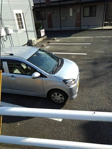 コンフォールの駐車場