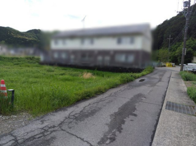 ６１１３７　岐阜市粟野西土地の前面道路含む現地写真
