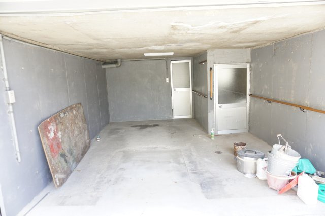 中古戸建　大東市北条6丁目（昭和59年築）の駐車場