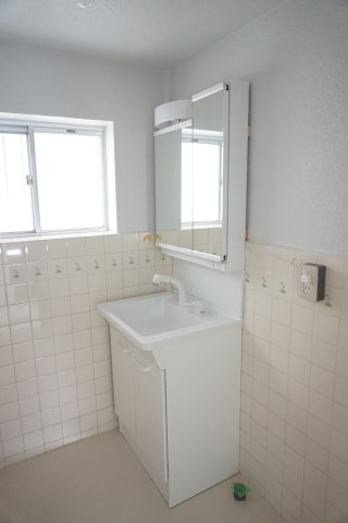 中古戸建　大東市北条6丁目（昭和59年築）の独立洗面台